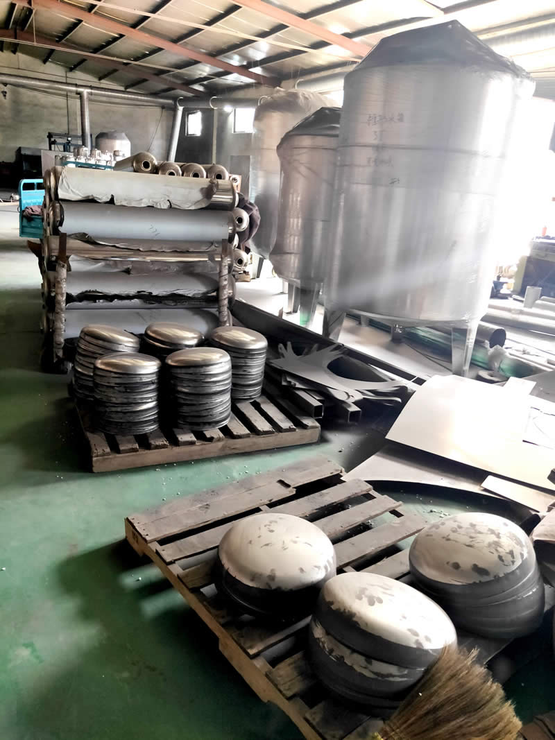 鲁800cc彩票反渗透工厂-原材料区